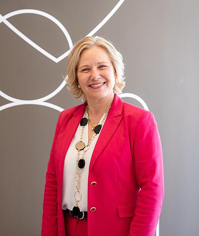 Die Vorstandsvorsitzende Sandra Bindler leitet die Münchner Bank eG seit 2014. Die Vorstandsvorsitzende Sandra Bindler leitet die Münchner Bank eG seit 2014.