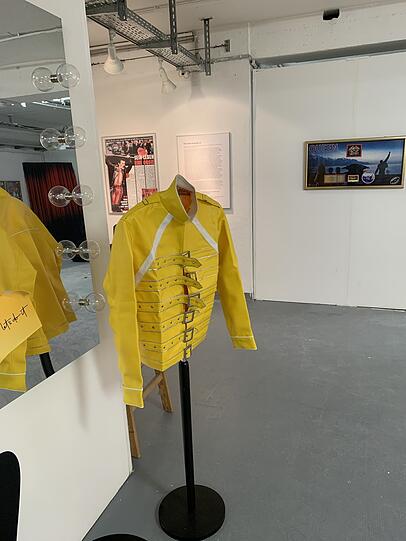 Auch diese berühmte Jacke kann man vor Ort bewundern.