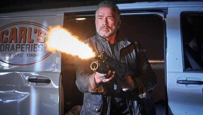 Tritt in der letzten halben Stunde als Mensch gewordener Androide auf, der sich auf die Seite der kämpfenden Frauen schlägt: Arnold Schwarzenegger. Tritt in der letzten halben Stunde als Mensch gewordener Androide auf, der sich auf die Seite der kämpfenden Frauen schlägt: Arnold Schwarzenegger.