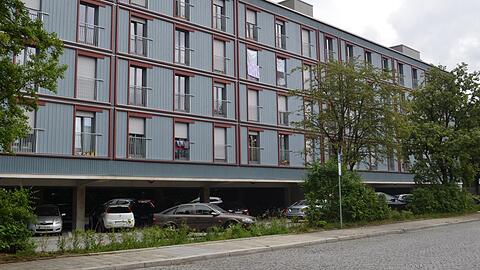 Das "Wohnen für alle"-Haus in der Homerstraße. Während der Bauzeit kam es zu Anwohnerbeschwerden &ndash; auch heute gibt es manchmal noch Unmut.