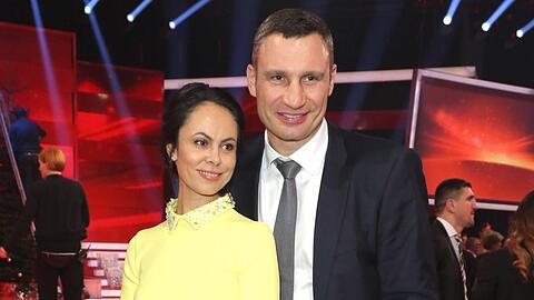 Vitali Klitschko mit Ehefrau Natalia bei einer TV-Spendengala 2016 in Berlin.