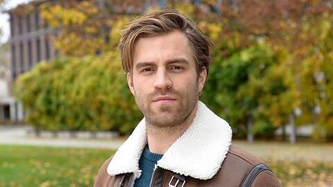 Schauspieler Onno Buß ist als Julian Kaltenbach in "GZSZ" zu sehen.