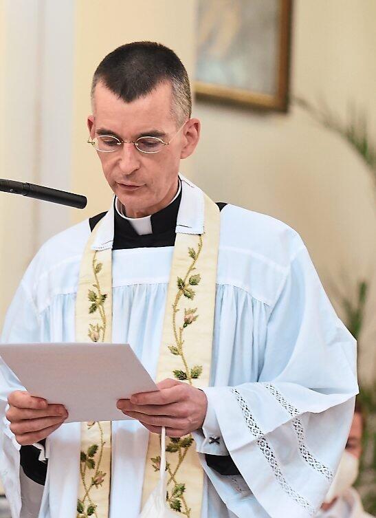 Der katholische Priester Wolfgang Rothe aus München. Der katholische Priester Wolfgang Rothe aus München.