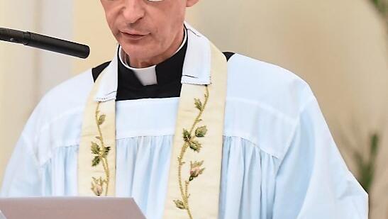 Der katholische Priester Wolfgang Rothe aus München. Der katholische Priester Wolfgang Rothe aus München.