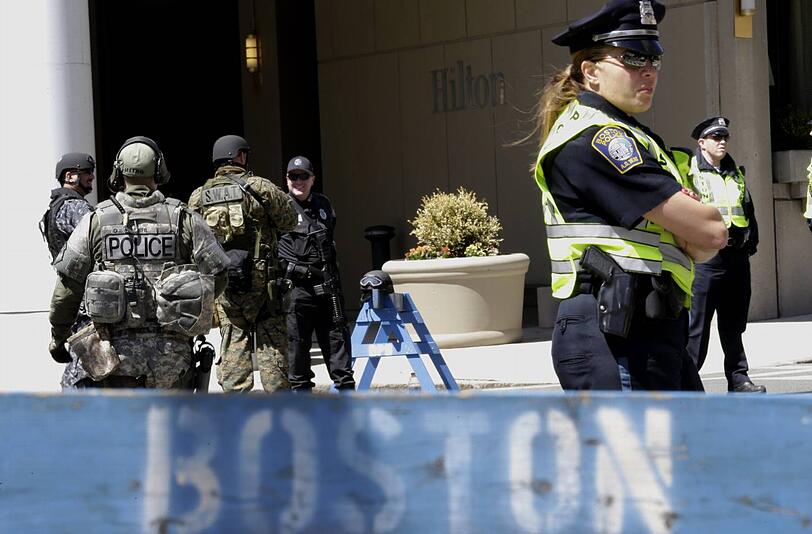 Die massive Polizeipräsenz ist in Boston immer noch überall zu spüren.