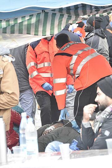 Am Freitagabend räumte die Polizei das Flüchtlingscamp am Sendlinger Tor. Die Bilder vom Einsatz.