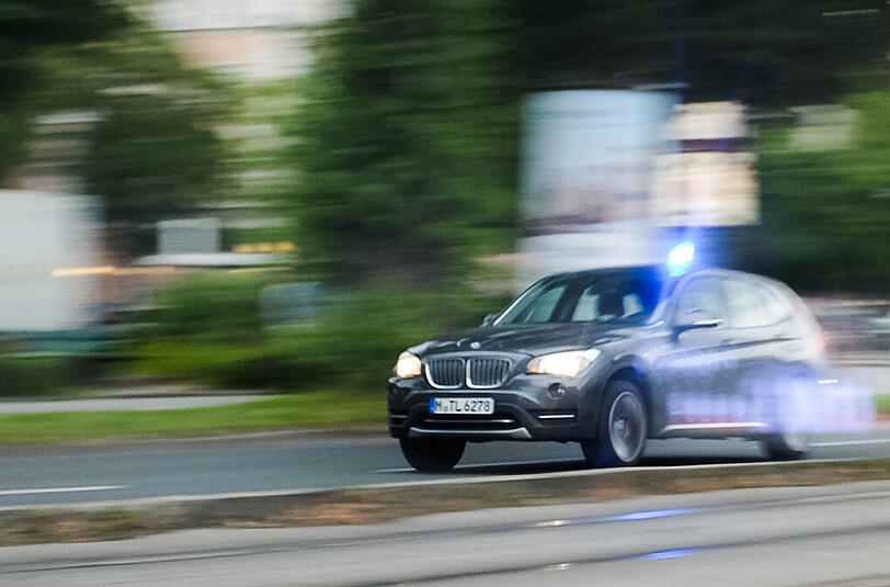 Tödliche Schüsse im Bereich des Olympia Einkaufszentrum in München. Die Polizei ist mit einem Großaufgebot in der gesamten Stadt im Einsatz. Menschen bringen sich in Sicherheit. Die Bilder.