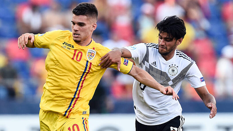Shootingstar bei der U21-EM: Ianis Hagi (li.) für Rumänien, hier gegen Mahmoud Dahoud vom BVB.