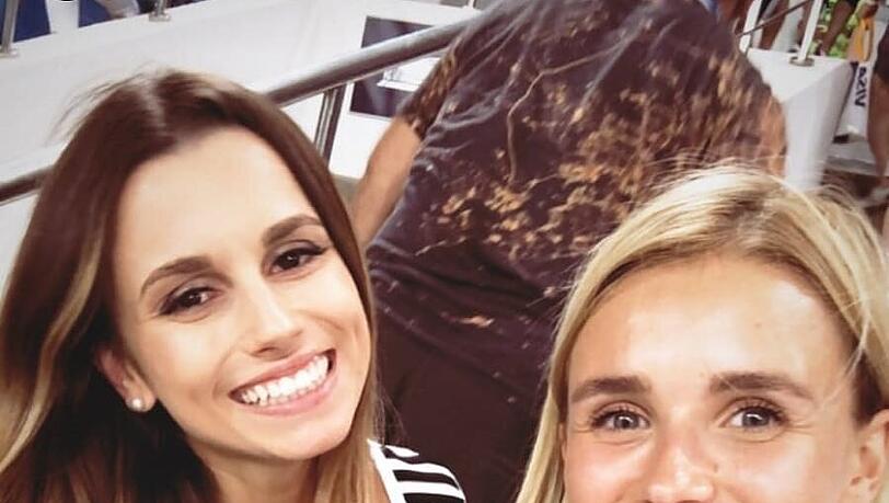 Christina Raphaella Ginter und Scarlett Gartmann (Freundin von Marco Reus) waren im Stadion dabei. Christina Raphaella Ginter und Scarlett Gartmann (Freundin von Marco Reus) waren im Stadion dabei.