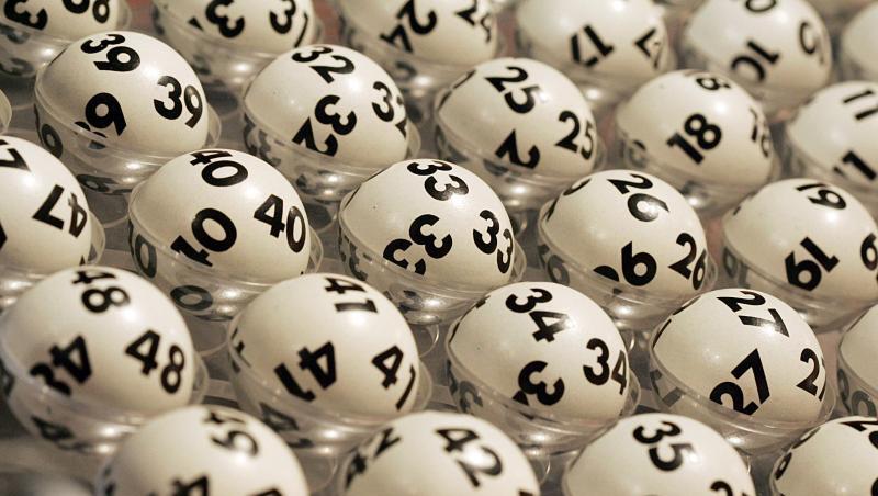 Die Kugeln für die Ziehung der Lottozahlen liegen bereit. Foto: Frank May/dpa/Symbolbild Die Kugeln für die Ziehung der Lottozahlen liegen bereit. Foto: Frank May/dpa/Symbolbild