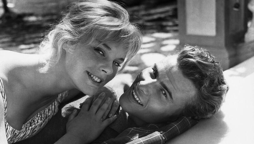 Zwei gebürtige Berliner mit Hollywood-Ruhm: Elke Sommer und Horst Buchholz († 2003) in "Das Totenschiff" 1959. Zwei gebürtige Berliner mit Hollywood-Ruhm: Elke Sommer und Horst Buchholz († 2003) in "Das Totenschiff" 1959.