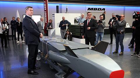 Markus Söder plant einen bayerischen Rüstungsgipfel. (Archivbild)