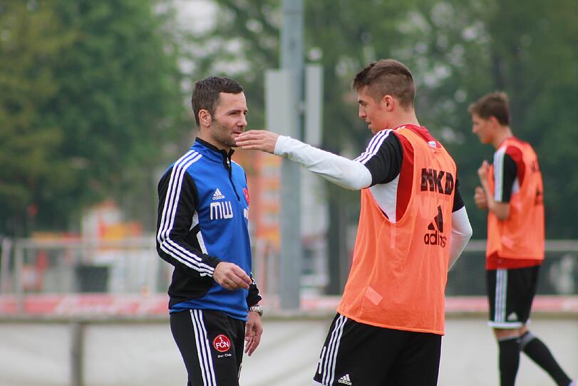 "Trainer, stell mich auf, dann mach ich ein Tor!" Hat Robert Mak schon während der Woche beim Training seinem Trainer erzählt, wie die Partie gegen Düsseldorf laufen wird?