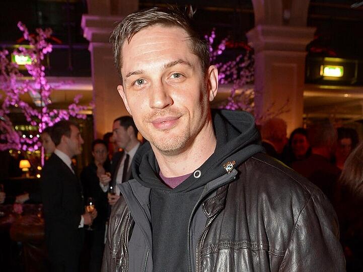 Kann Tom Hardy als Elton John überzeugen?