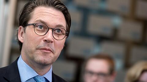 Nach dem Höhenflug von SPD-Kanzlerkandidat Martin Schulz fordert CSU-Generalsekretär Andreas Scheuer von der Union Geschlossenheit ein.