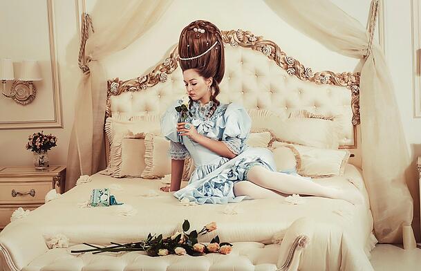 Ein Model im Marie Antoinette Style. Ein Model im Marie Antoinette Style.