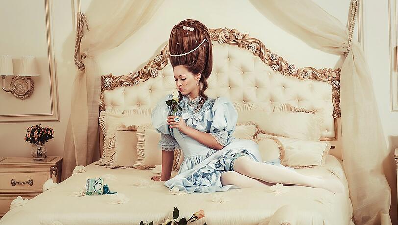 Ein Model im Marie Antoinette Style. Ein Model im Marie Antoinette Style.