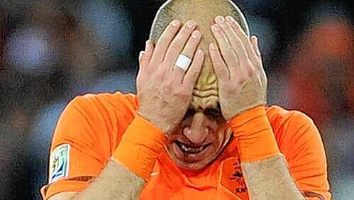 Streitfall Arjen Robben: Der Holländer ist der Grund der Auseinandersetzung zwischen dem FC Bayern und dem KNVB. Streitfall Arjen Robben: Der Holländer ist der Grund der Auseinandersetzung zwischen dem FC Bayern und dem KNVB.