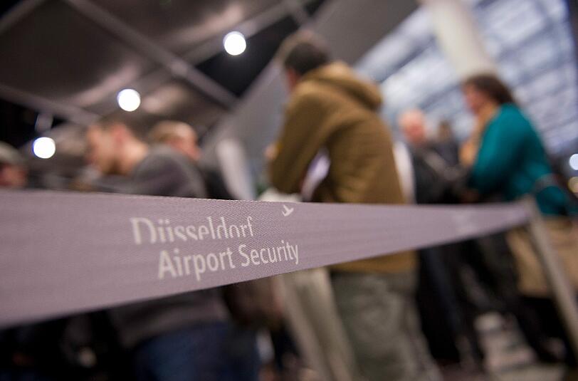 Die Bombe am Flughafen Düsseldorf verfügt über einen Säurezünder. Diese sind gefährlich und unberechenbar, daher wird der Blindgänger nicht entschärft, sondern so schnell wie möglich am Fundort gesprengt.