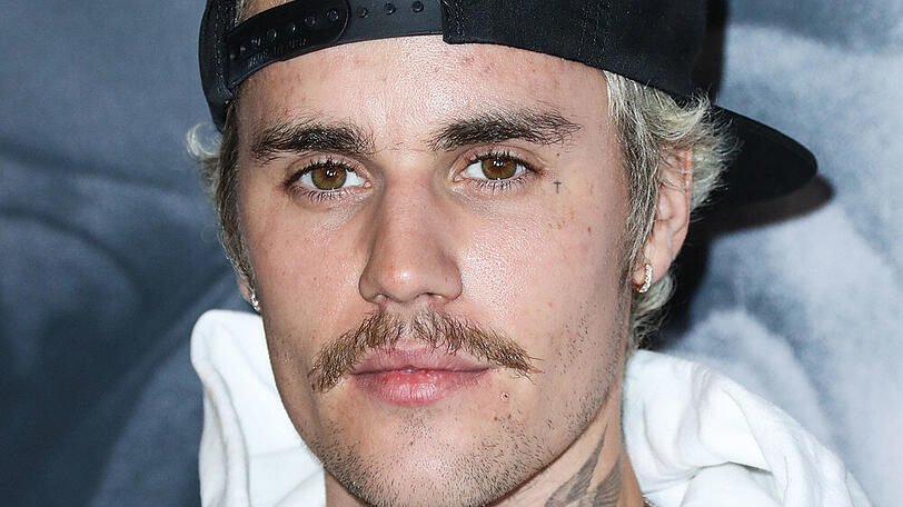 Justin Bieber geht gerichtlich gegen zwei Frauen vor, die ihm sexuelle Nötigung vorwerfen.