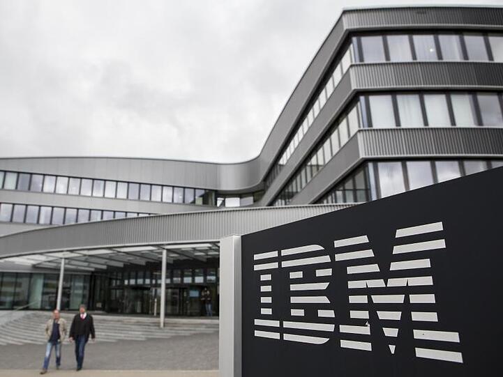 Die IBM Niederlassung in Ehningen. Gemeinsam mit der Fraunhofer Gesellschaft bringt der amerikanische Technologie-Konzern erstmals seinen Quantencomputer "Q System One" nach Deutschland.