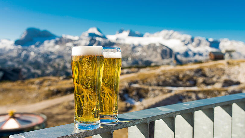 Alkoholfreies Helles als Erfrischung bei einer Wanderung: Aktive, sportliche Menschen stellt man sich bei Chiemseer f&uuml;r das neue Produkt als Zielgruppe vor.