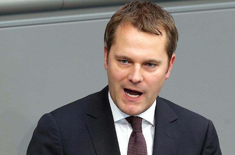 Gesundheitsminister Daniel Bahr will private Kassen für alle.