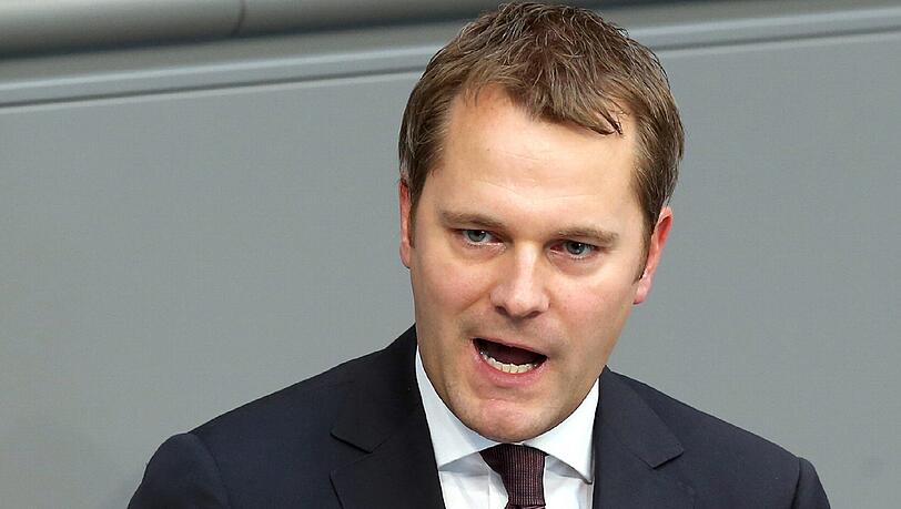 Gesundheitsminister Daniel Bahr will private Kassen für alle. Gesundheitsminister Daniel Bahr will private Kassen für alle.