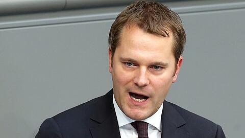 Gesundheitsminister Daniel Bahr will private Kassen für alle.