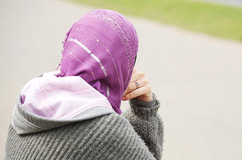 Die Frauenrechtsorganisation Terres des Femmes erinnert an das Problem der Zwangsverheiratungen junger muslimischer Frauen.