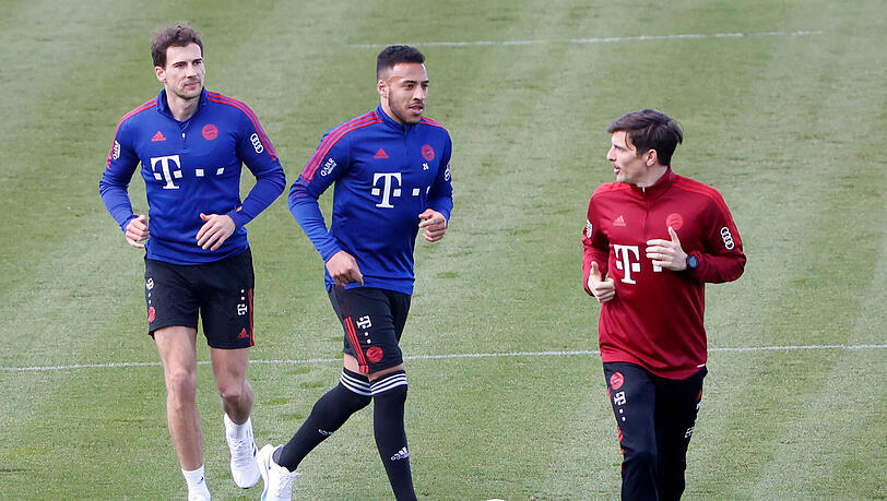 Corentin Tolisso und Leon Goretzka am Montag bei der individuellen Einheit mit Fitnesstrainer Simon Martinello. Corentin Tolisso und Leon Goretzka am Montag bei der individuellen Einheit mit Fitnesstrainer Simon Martinello.