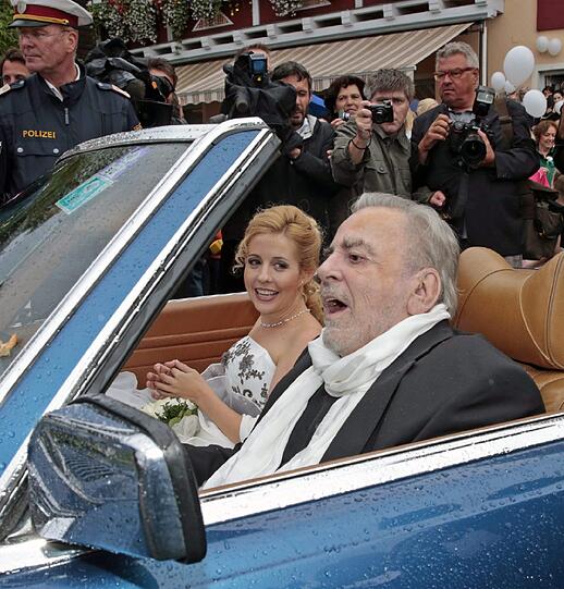Maximilian Schell (82) hat seine mehr als 45 Jahre jüngere Freundin geheiratet. Die AZ-zeigt die besten Bilder von der Promi-Hochzeit!