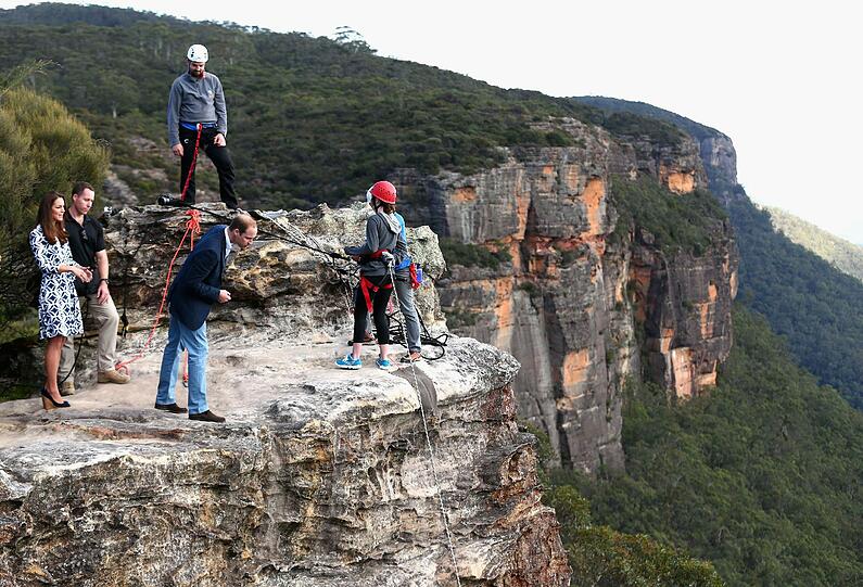 Am Narrow Neck Lookout: Prinz William und Kate haben die Blue Mountains besucht und sich dabei an einen gefährlichen Abgrund herangewagt.