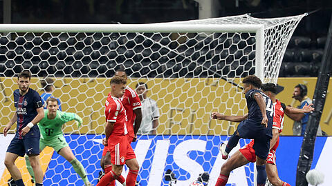 Der FC Bayern verliert gegen Paris Saint-Germain mit 0:2.