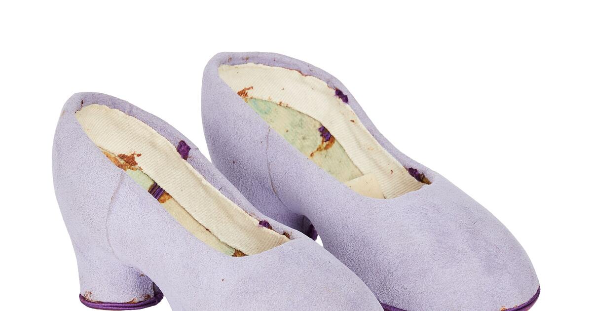 Schuhe-von-Miss-Piggy-versteigert-Andenken-an-Jim-Henson