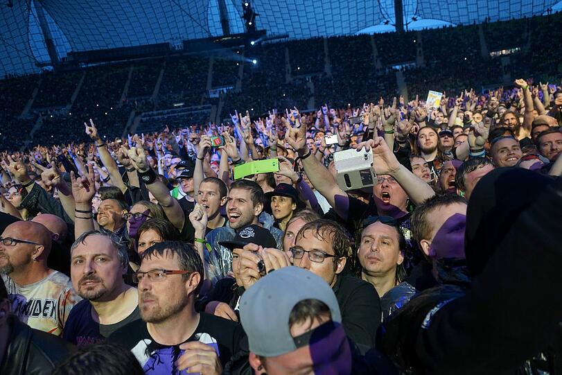Nach dem Regenguss war es pünktlich zum Iron-Maiden-Konzert wieder trocken im Olympiastadion. Die Bilder