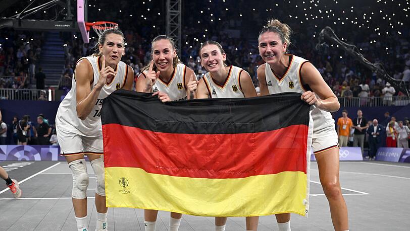 Die Olympiasiegerinnen im 3x3-Basketball.