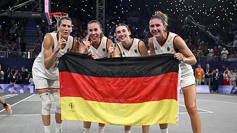Die Olympiasiegerinnen im 3x3-Basketball.