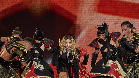Madonna und die bösen Jungs: Ihre Background-Tänzer haben der Sängerin eine Drogenrazzia eingebracht