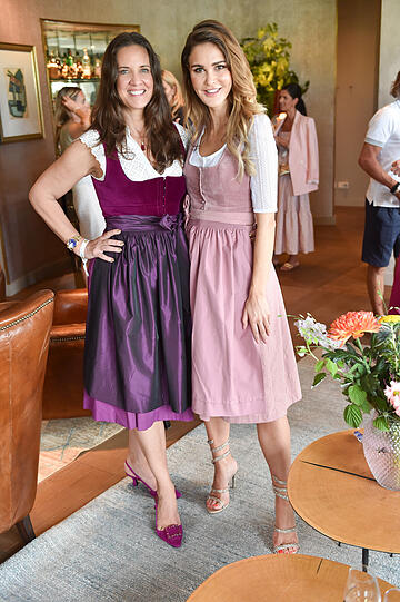 Die beiden Damen kamen aus dem Strahlen nicht mehr heraus: Dana Schweiger und Julia Haupt.