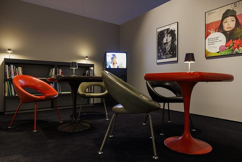 Gemütlich Filme schauen: Im Theatermuseum gibt es über den Sommer eine Kinolounge.