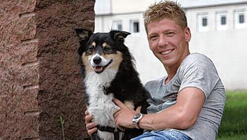 Mikes Liebling: Der Boarder-Collie Hasso, ebenso quirlig wie Frantz auf dem Platz, ist der treue Begleiter des Club-Profis. Mikes Liebling: Der Boarder-Collie Hasso, ebenso quirlig wie Frantz auf dem Platz, ist der treue Begleiter des Club-Profis.