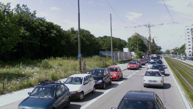 Auf dem städtischen Grundstück an der Belgradstraße soll unter anderem ein Wohnhaus entstehen. Auf dem städtischen Grundstück an der Belgradstraße soll unter anderem ein Wohnhaus entstehen.