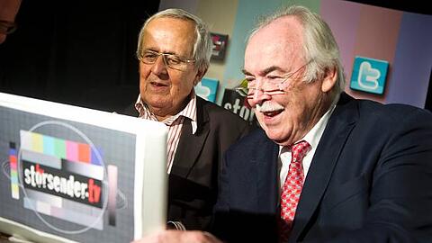Kabarettist Dieter Hildebrandt (l.) und der Karikaturist Dieter Hanitzsch sind die Chefs des neuen Störsenders