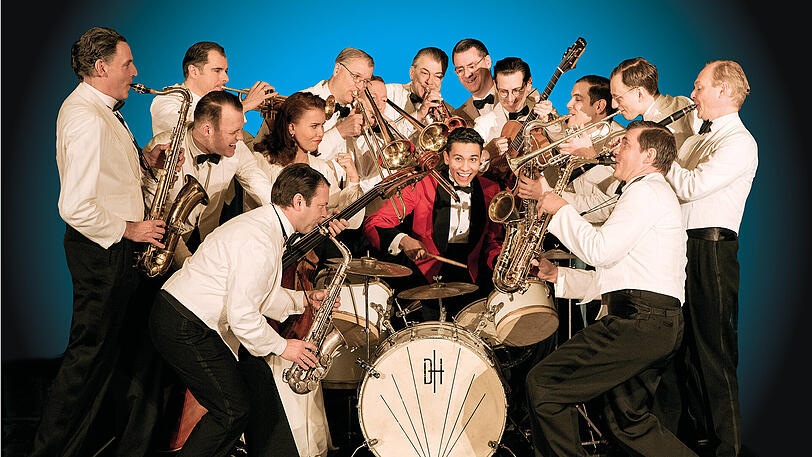 Moonlight Serenade: Andrej Hermlin and his Swing Dance Orchestra.