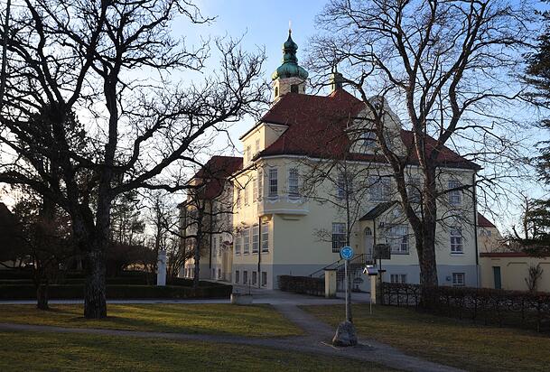Alfons Schuhbeck hat die Justizvollzugsanstalt Andechs-Rothenfeld im März verlassen. Alfons Schuhbeck hat die Justizvollzugsanstalt Andechs-Rothenfeld im März verlassen.