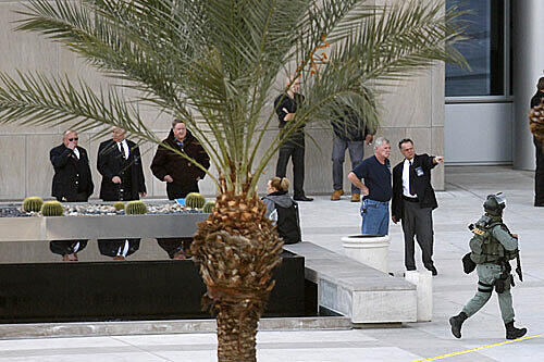 Schießerei in Las Vegas: Polizeibeamte vor dem Lloyd D. George Gerichtsgebäude