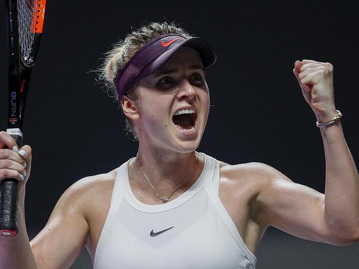 Titelverteidigerin Jelina Switolina hat sich bei den WTA Finals in Shenzhen für das Halbfinale qualifiziert.