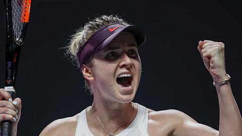 Titelverteidigerin Jelina Switolina hat sich bei den WTA Finals in Shenzhen für das Halbfinale qualifiziert.