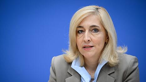 Zerstreut Sorgen über die Versorgung mit Medikamenten: Ministerin Warken.